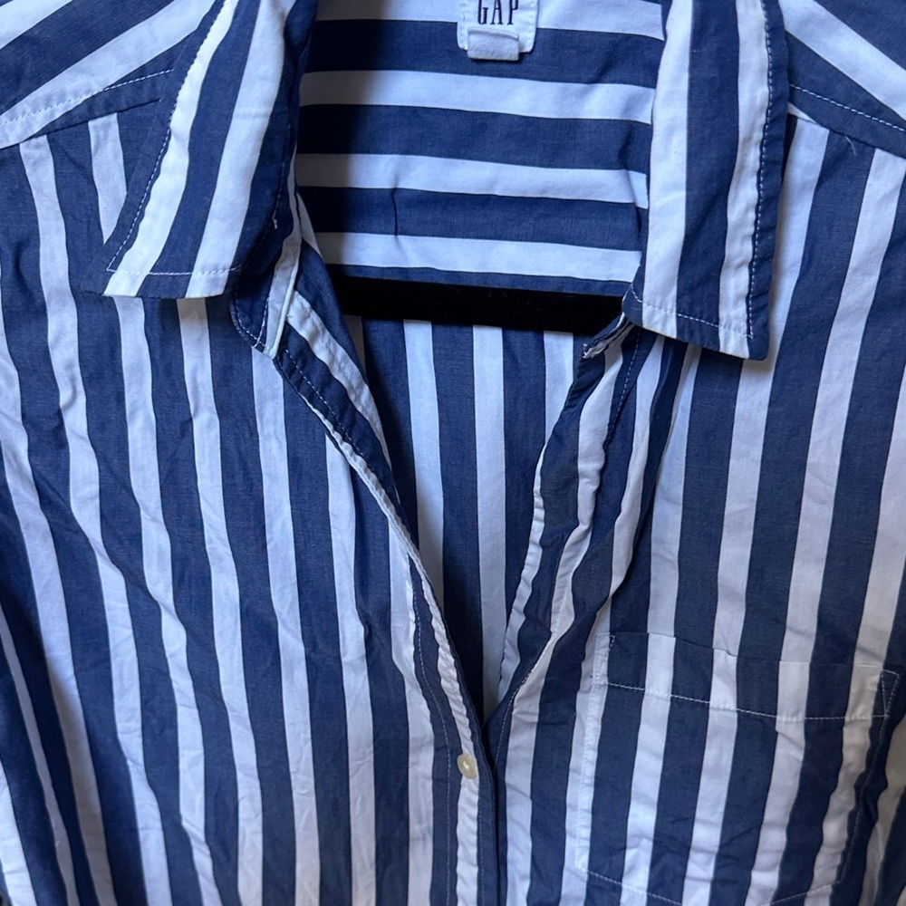 Euc Gap Striped Button Down Size Medium - image 3
